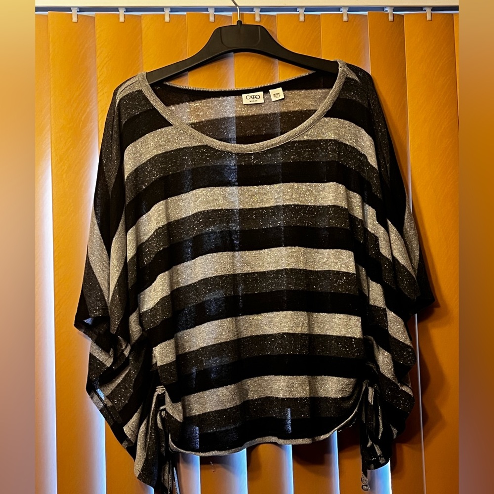 💰3For$18💰EUC Pre-Loved Plus Size Cato Woman Black and Gray Blouse